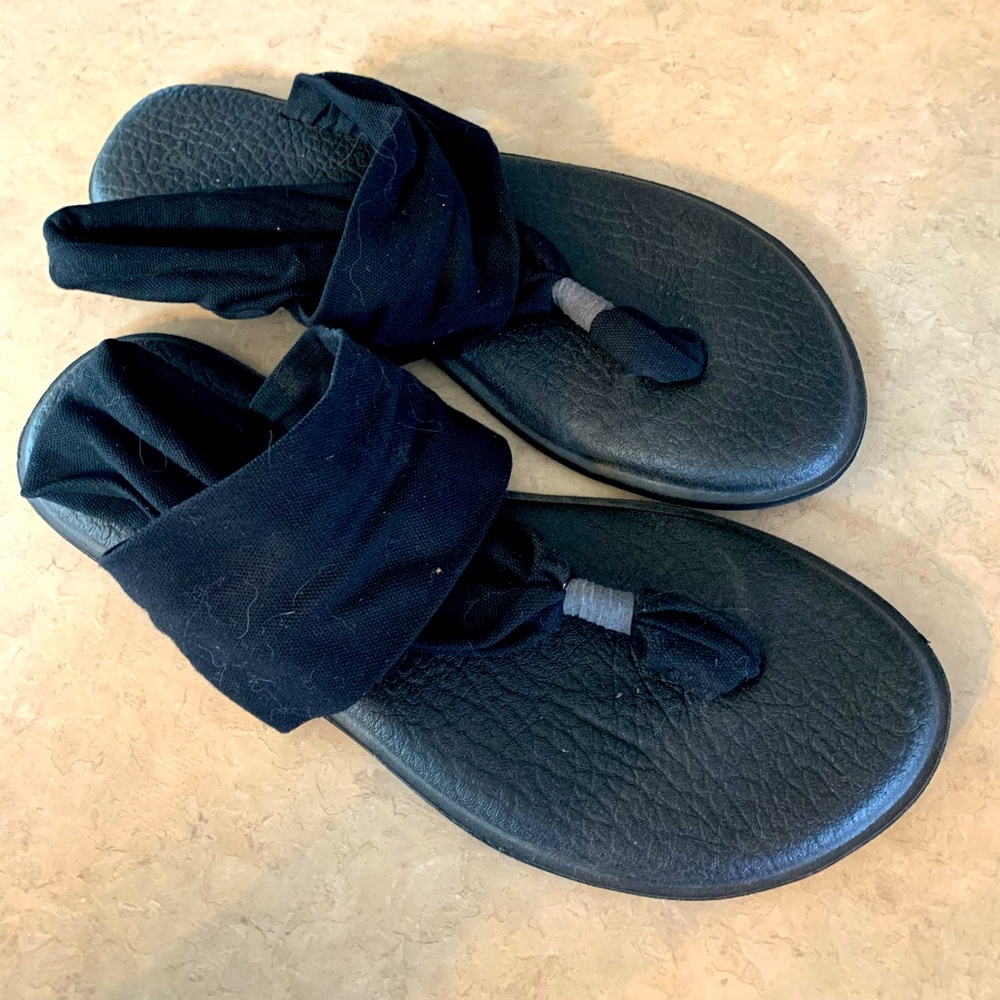 Sanuk Yoga Sling Sandals in Black | Women’s Size 10